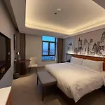 Shanghai Hongqiao Yankuang Tulip Hotel
